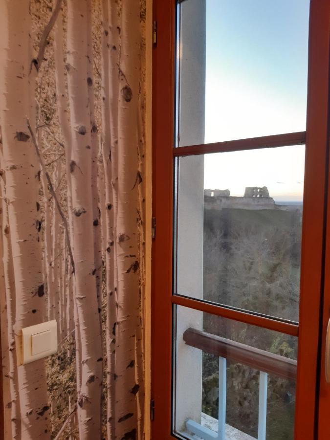 Chambres D'Hotes Sur La Courtine De Coucy Exterior photo