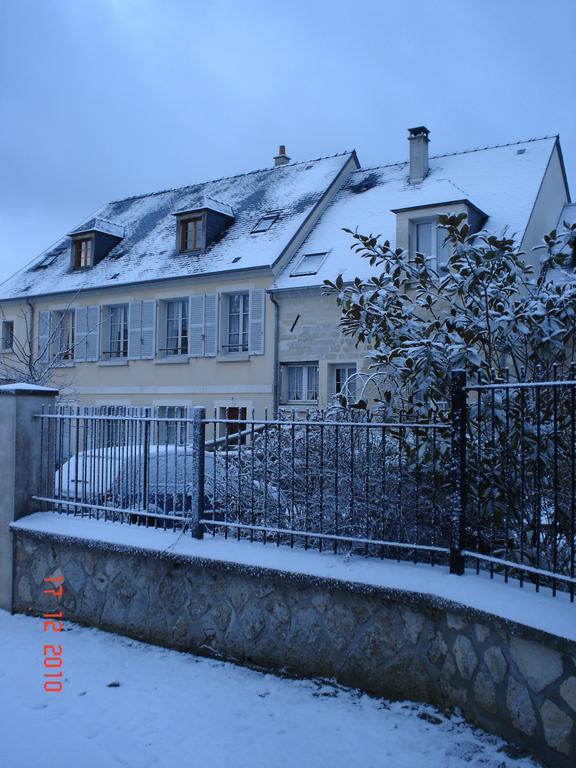 Chambres D'Hotes Sur La Courtine De Coucy Exterior photo