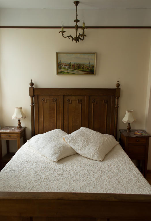 Chambres D'Hotes Sur La Courtine De Coucy Room photo