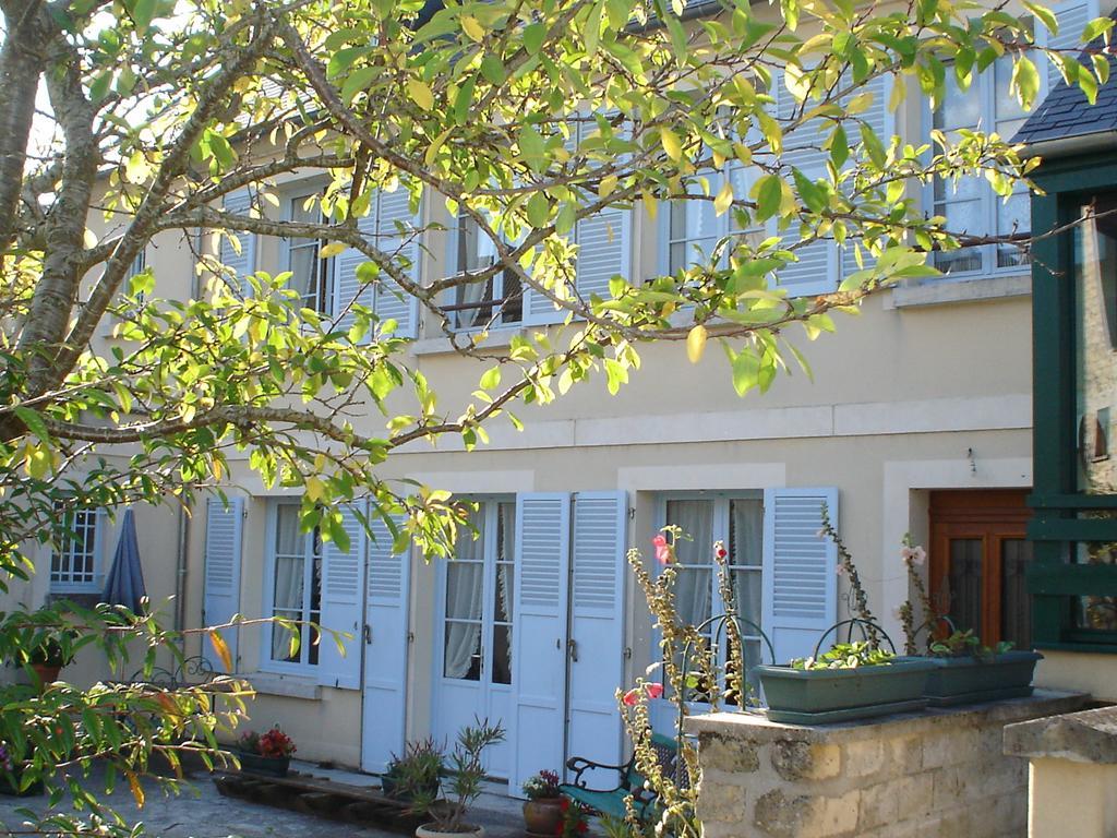 Chambres D'Hotes Sur La Courtine De Coucy Exterior photo